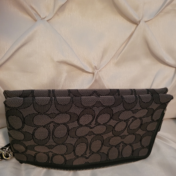 Coach Canvas wristlet/wallet - Picture 6 of 6